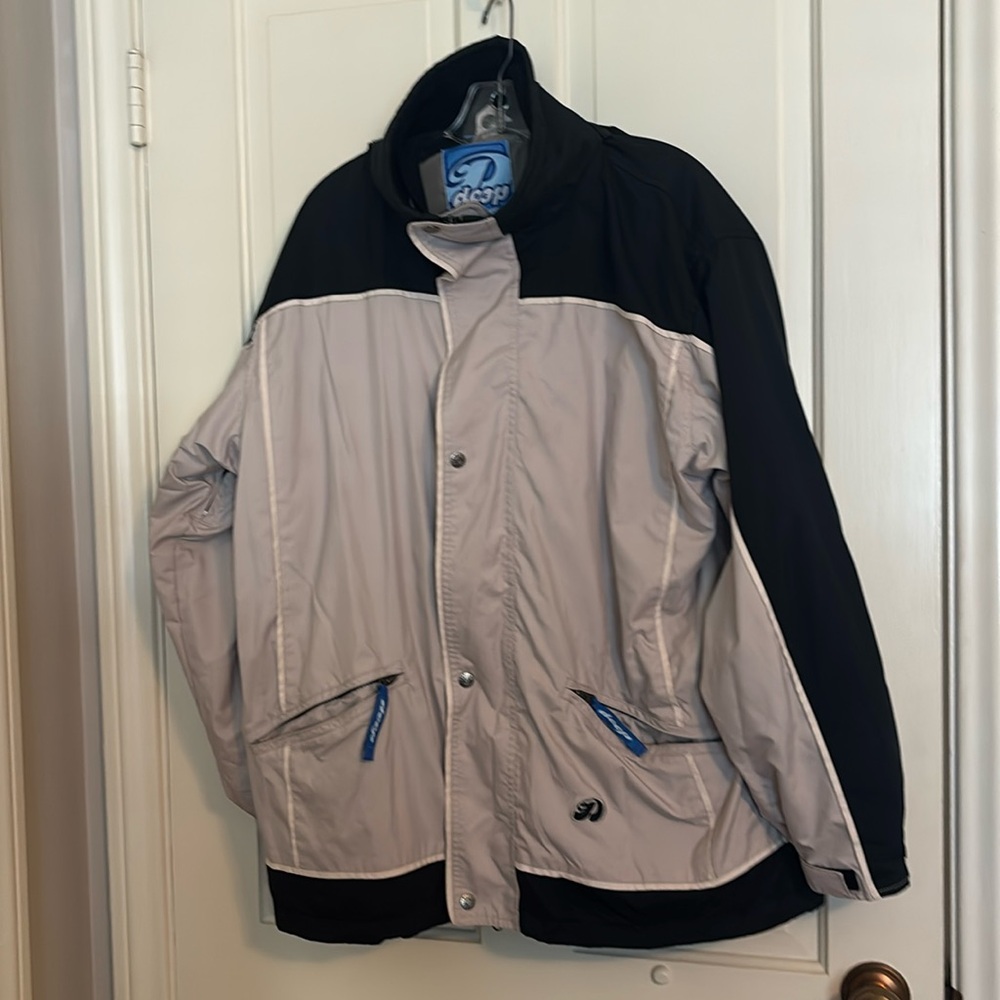 Deap women’s snowboard 🏂 jacket; size L